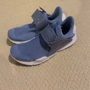 Men’s Nike shoes brand new